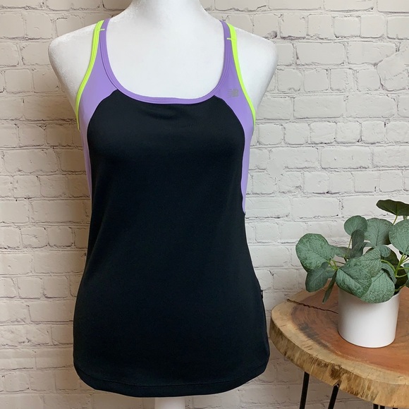New Balance Women's Athletic Tank Top With Built in Bra - Picture 1 of 12